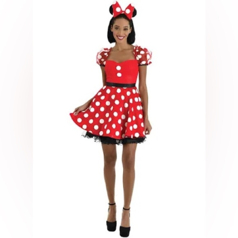 Minnie Mouse costume, perfect for Disney world